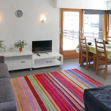 Zanfleuron A1 By Interhome *